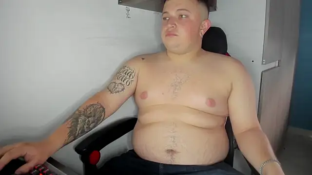 AndresChuboi online show from May 1, 10:34 pm
