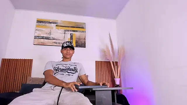 zander 2120 online show from November 11, 2:00 pm