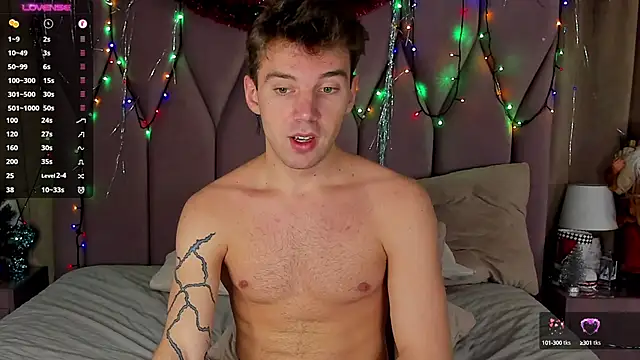 ArthurWhitee online show from January 4, 3:40 am