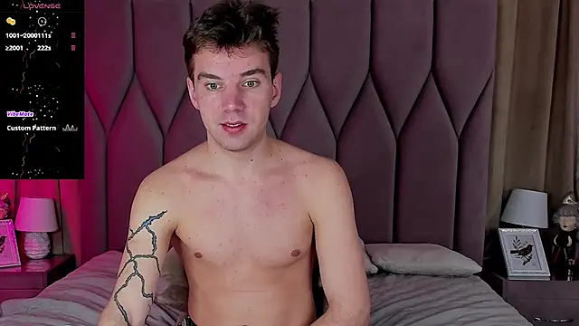 ArthurWhitee online show from February 4, 3:54 am