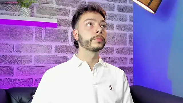 noah ricci online show from April 23, 4:06 am