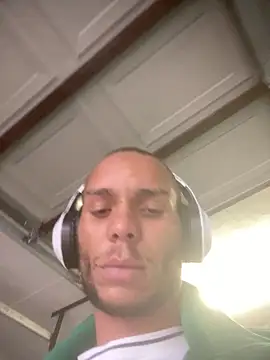 littybrowela12 online show from December 14, 1:40 pm