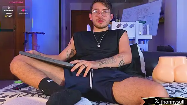 jhonny sulivan online show from January 7, 10:48 pm