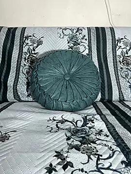 Snapshot of Hot_budddy chatting on January 21, 12:46 pm Hot budddy online show from January 21, 12:46 pm