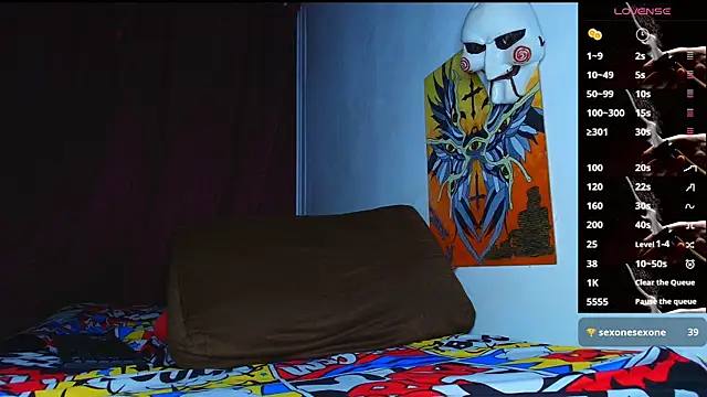 Thomass00 online show from October 31, 12:45 am