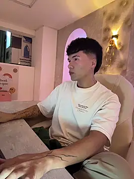 Logan smith1 online show from October 28, 5:10 am