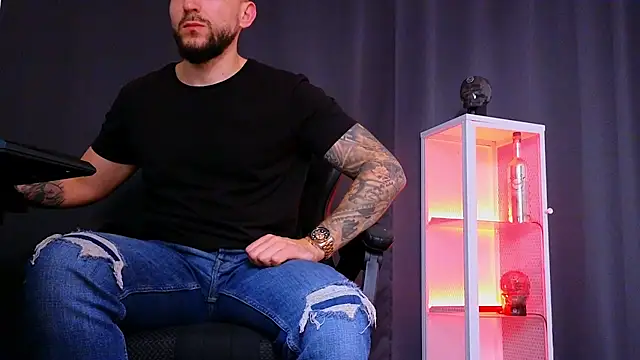 MightyAaron66 online show from February 11, 12:48 pm