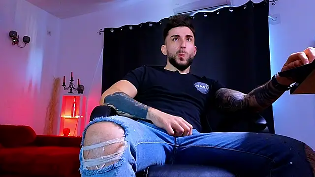 MightyAaron66 online show from November 22, 7:30 am