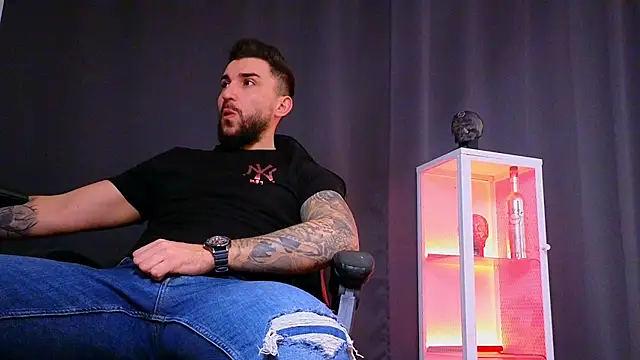 MightyAaron66 online show from January 6, 8:46 am