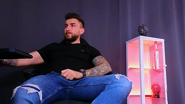 MightyAaron66 online show from March 4, 2:38 am