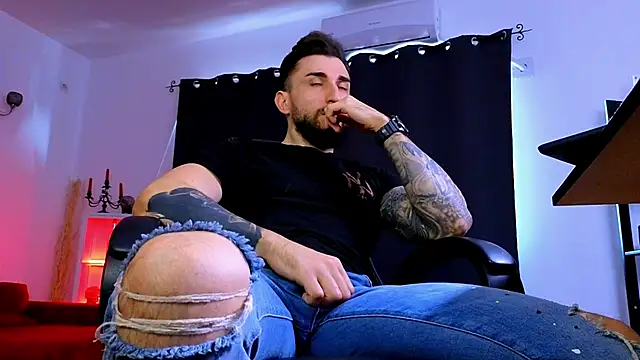 MightyAaron66 online show from March 3, 7:16 am