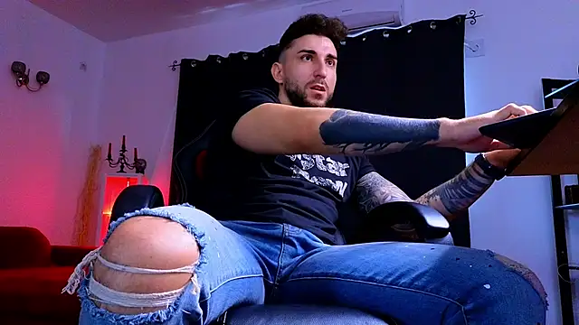 MightyAaron66 online show from October 11, 6:17 am