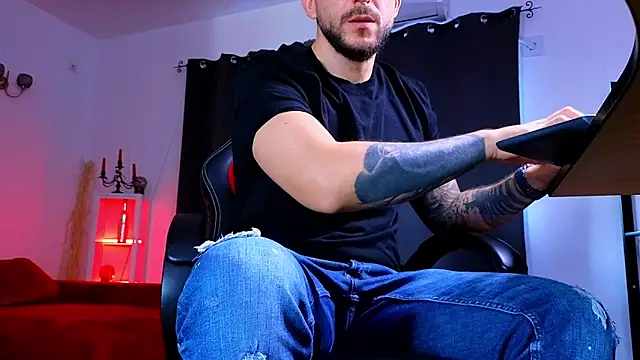 MightyAaron66 online show from September 8, 3:22 pm