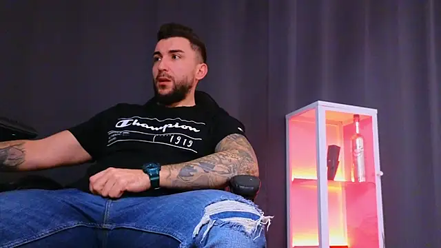 MightyAaron66 online show from December 16, 6:21 am