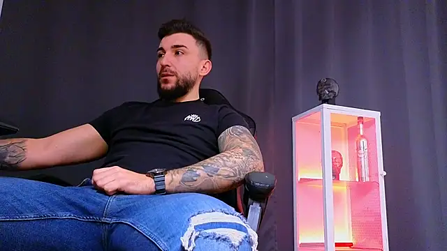 MightyAaron66 online show from January 13, 9:19 am