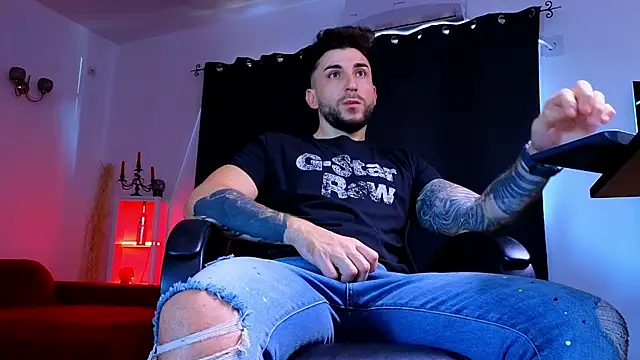 MightyAaron66 online show from October 10, 6:07 am