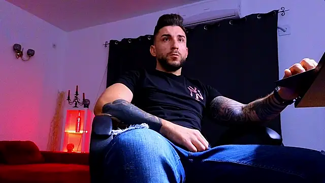 MightyAaron66 online show from September 15, 2:03 am