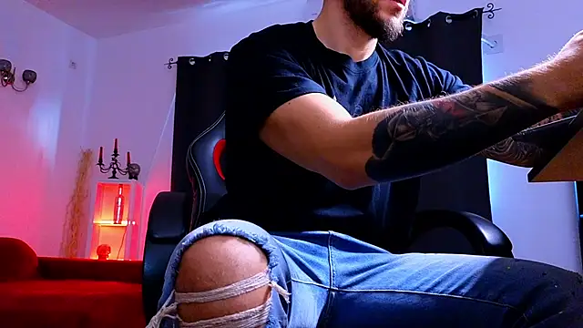 MightyAaron66 online show from October 12, 6:18 am