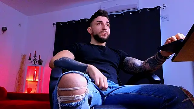 MightyAaron66 online show from December 22, 7:49 am