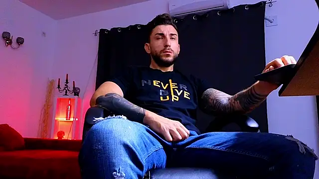 MightyAaron66 online show from September 13, 1:39 am