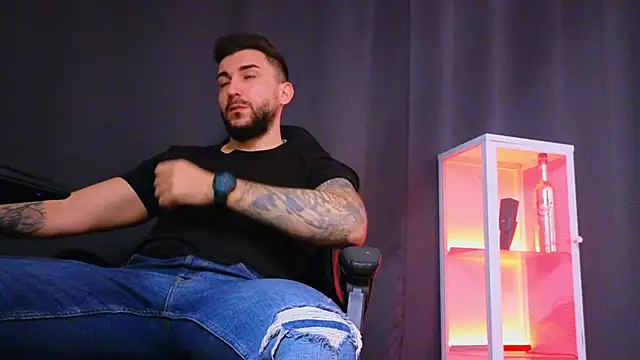 MightyAaron66 online show from December 18, 3:22 pm