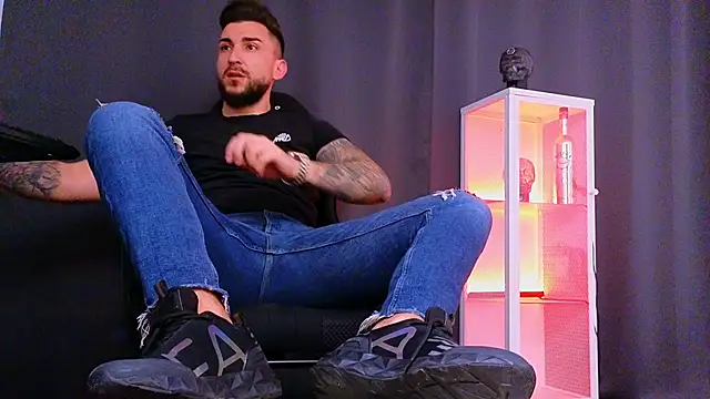 MightyAaron66 online show from February 1, 3:52 am