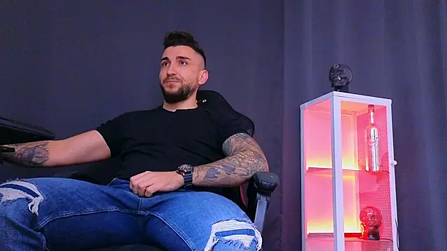 MightyAaron66 online show from February 20, 2:46 pm