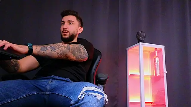 MightyAaron66 online show from December 20, 5:47 am