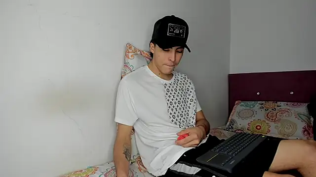 HeellBoy  online show from February 10, 7:57 am