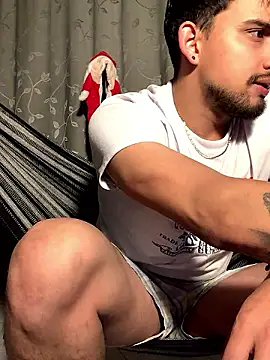 Aaron hot2 online show from December 6, 5:53 am