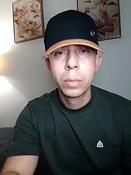 hoy toyboy online show from March 5, 8:55 pm