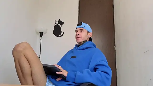 Saturno v online show from April 18, 1:01 pm