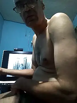 hugosafado333 online show from January 13, 3:01 am