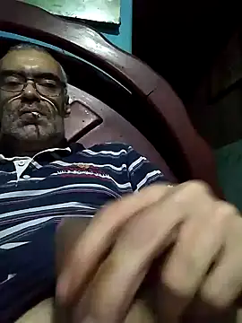 hugosafado333 online show from March 10, 6:49 am