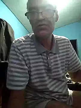 hugosafado333 online show from January 16, 4:07 am