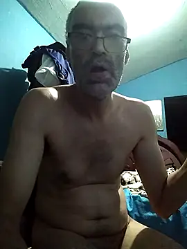 hugosafado333 online show from March 18, 2:51 am