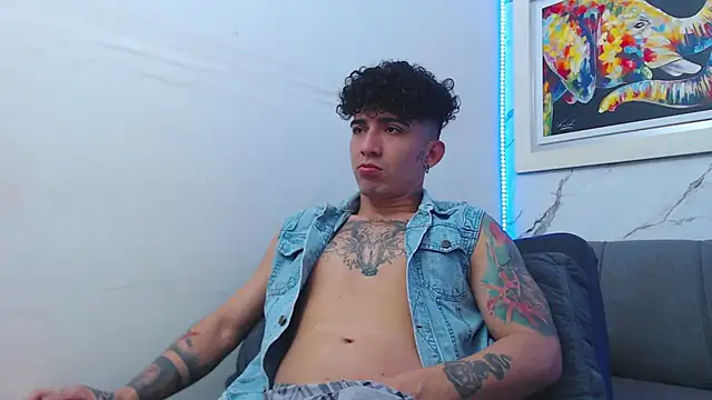 targuerian22 online show from January 17, 8:33 pm