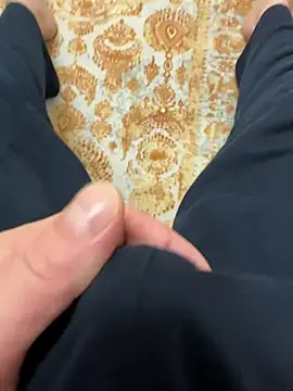 Snapshot of dickistanbul chatting on December 10, 2:02 am dickistanbul online show from December 10, 2:02 am