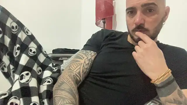 alessandromori91 online show from December 15, 10:07 pm