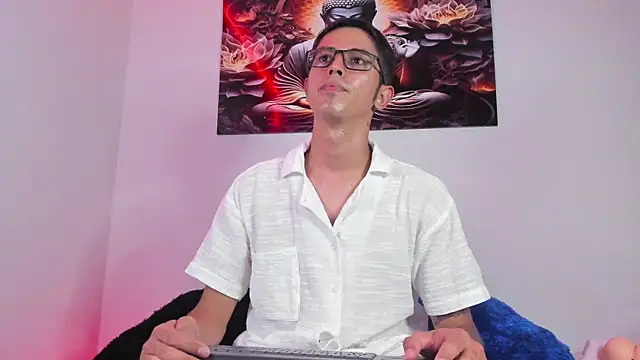 Snapshot of Ethan_Sai___ chatting on February 17, 8:04 pm Ethan Sai    online show from February 17, 8:04 pm