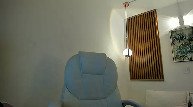 smallgiant27 online show from December 18, 11:13 am