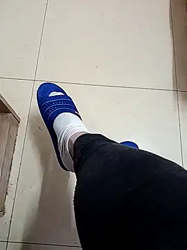 huzi518 online show from April 11, 9:13 am