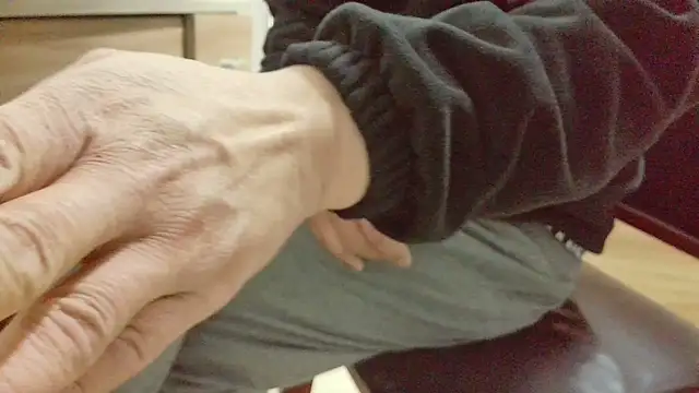 huzi518 online show from November 25, 10:39 am