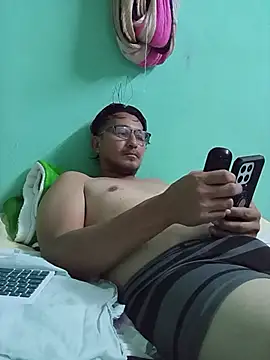 Andresguz35 online show from November 19, 5:51 am