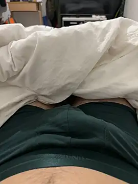 Snapshot of val6910 chatting on January 14, 4:50 pm val6910 online show from January 14, 4:50 pm