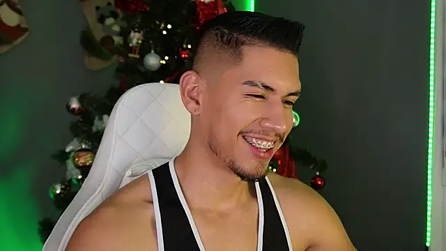 Aaronfox x online show from December 14, 11:23 pm