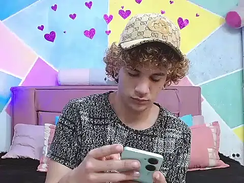 tylor boy online show from September 23, 8:30 pm