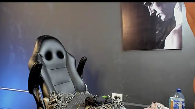 bradley smith online show from November 12, 7:58 am