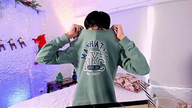 alexandersawyer online show from December 18, 11:56 am