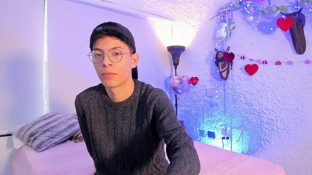 alexandersawyer online show from February 22, 11:57 am